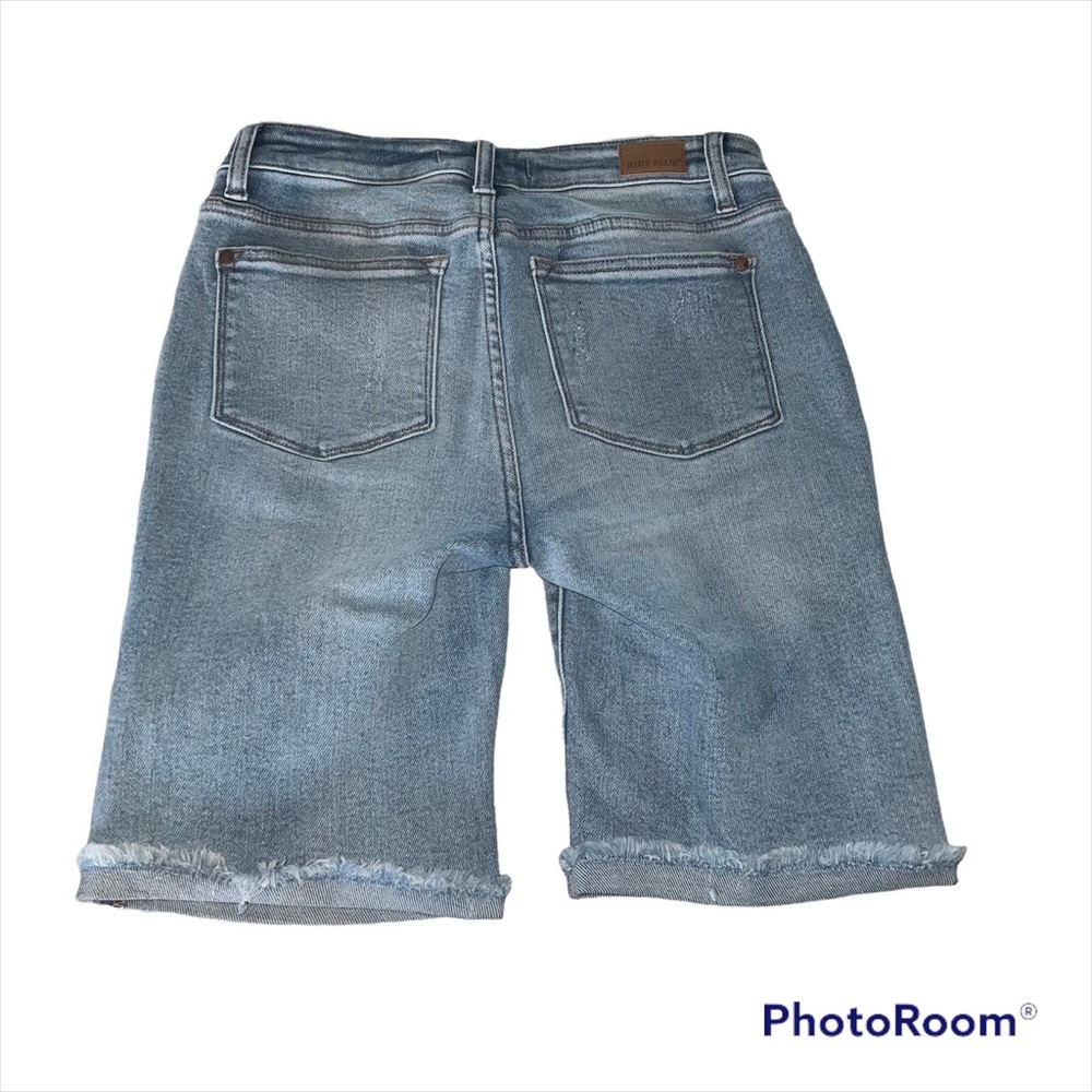 Judy blue High rise distressed Bermuda shorts size medium - Picture 3 of 5